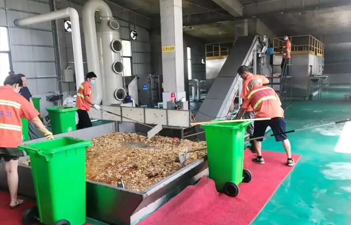 餐厨剩余物饲料化集中处理的方法