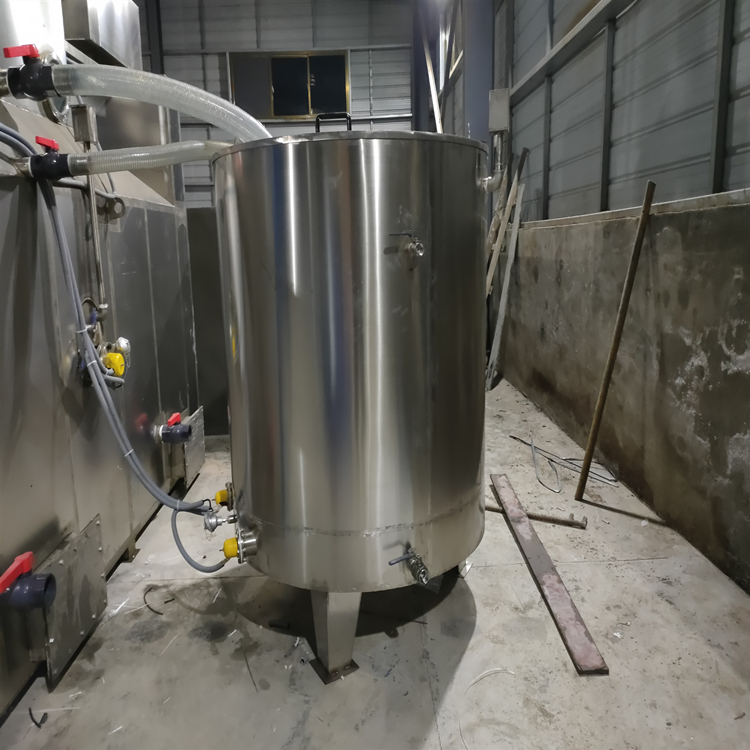 餐厨垃圾减量化处理中油水分离系统的创设性运用